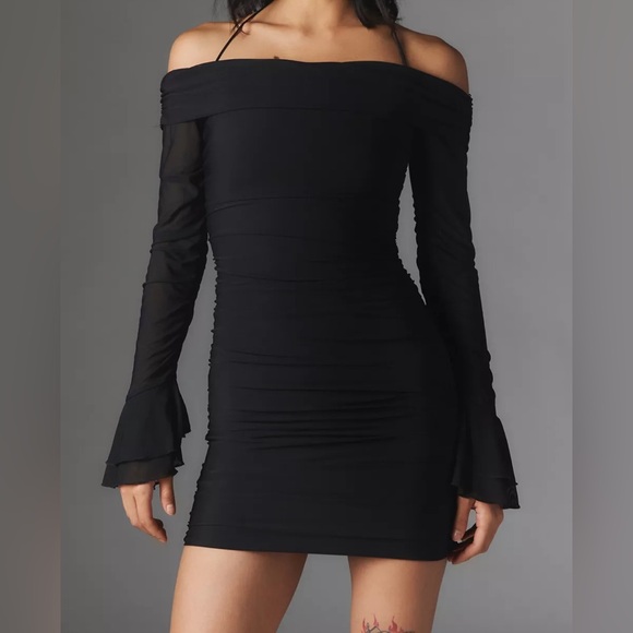 Urban Outfitters Dresses & Skirts - NWT Kiss The Sky Off-The-Shoulder Midi Dress